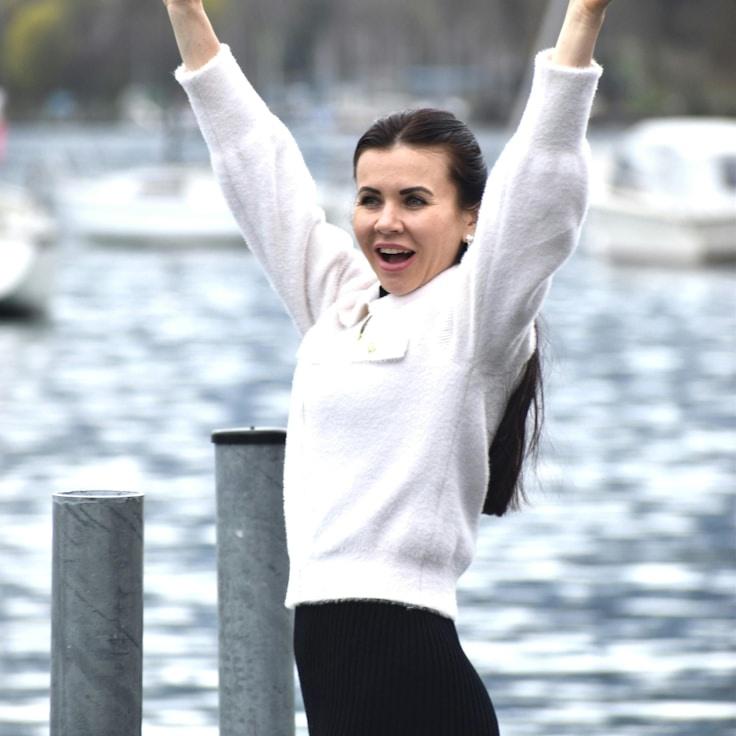 Jordan Reed, Client Relations Director, discussing corporate gifting strategy with business clients